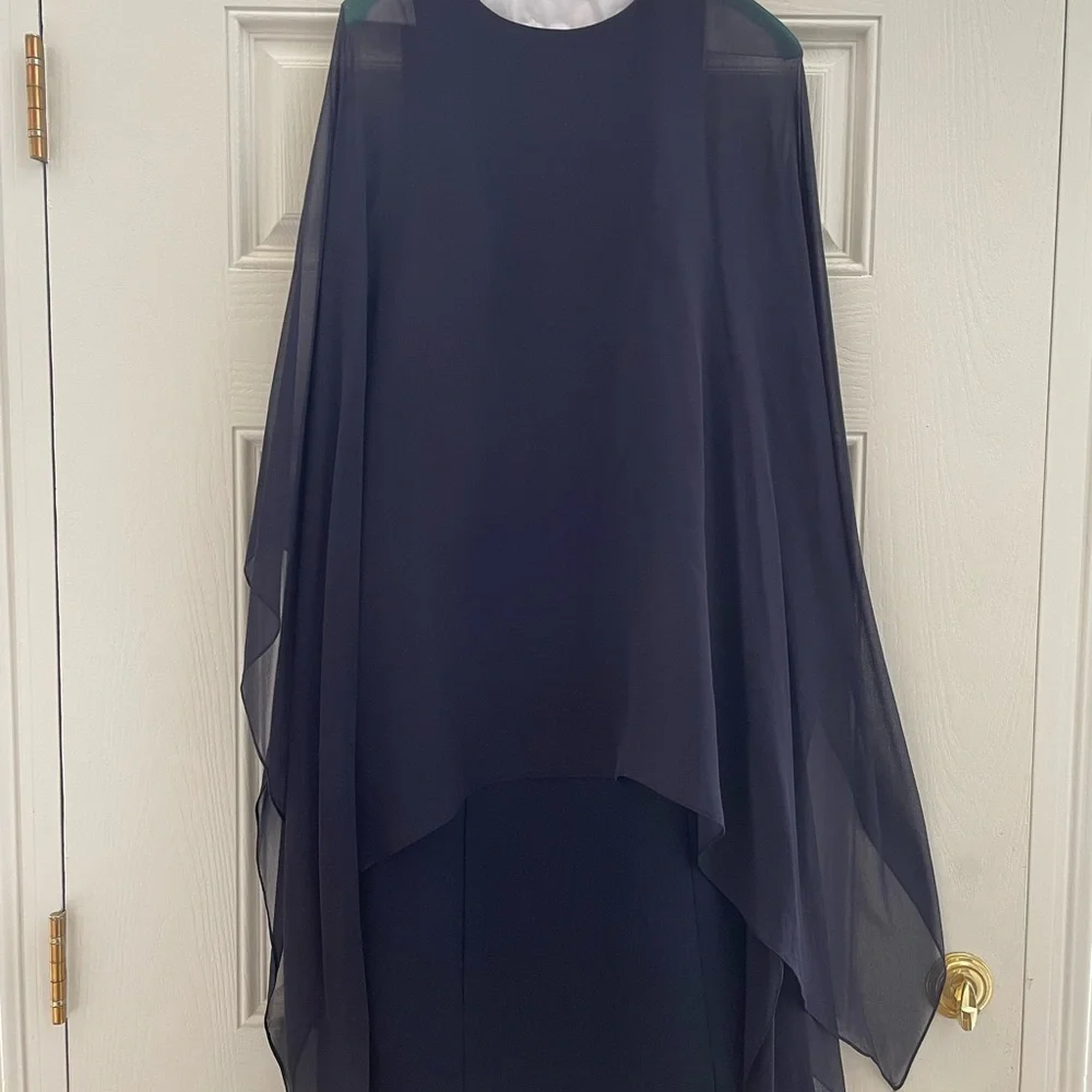 Sold out!  Size 10 - Picture 2 of 4